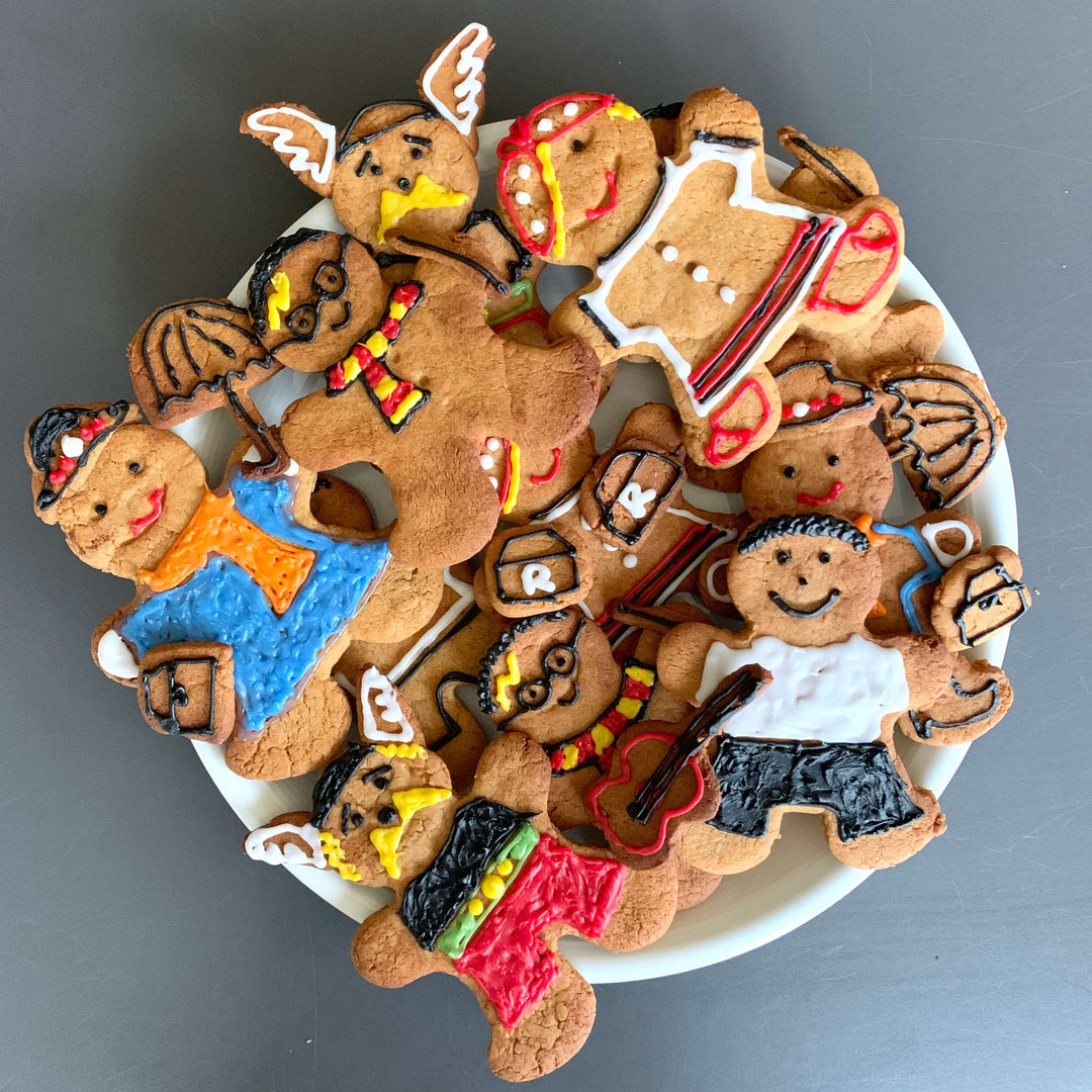 Bake gingerbread story characters for world book day
